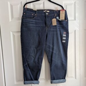 Women's NWT Levi's Boyfriend Crop Jeans